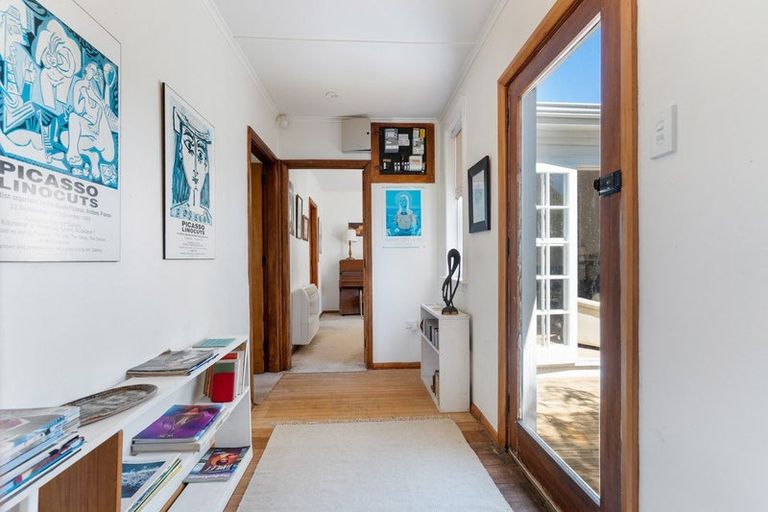 Photo of property in 10 Moreton Road, Carterton, 5713