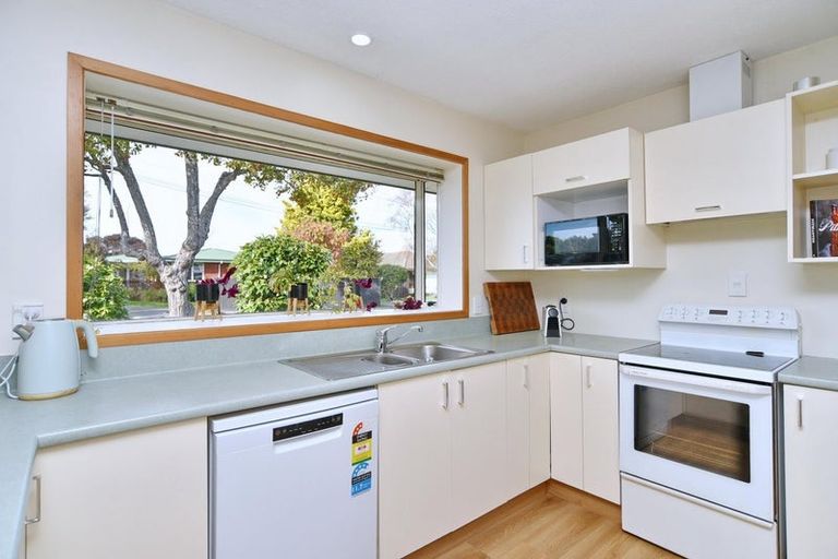 Photo of property in 5 Rossiter Avenue, Redwood, Christchurch, 8051