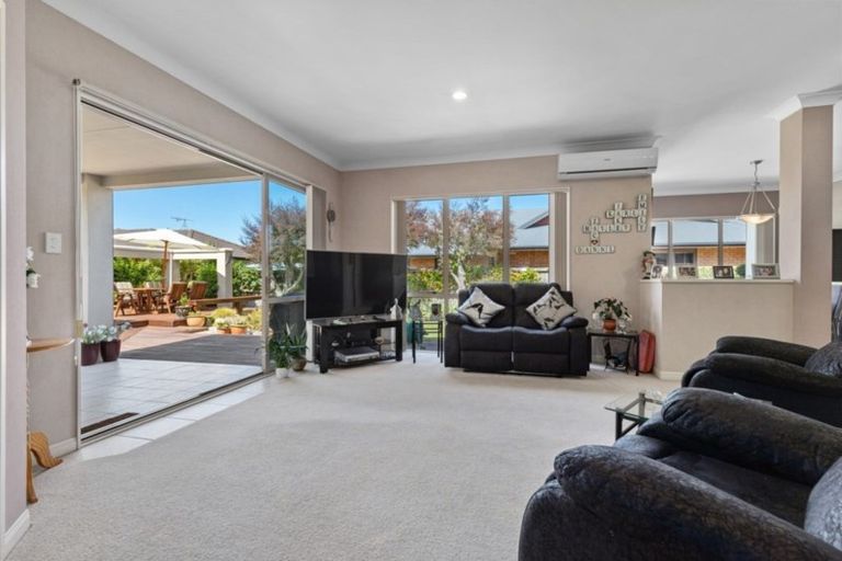 Photo of property in 28 Grace Avenue, Rototuna North, Hamilton, 3210