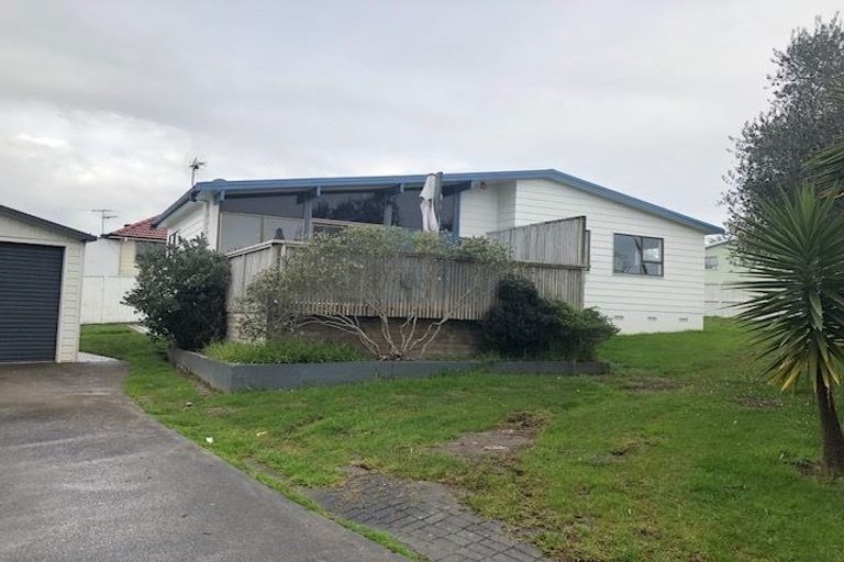 Photo of property in 38 Dissmeyer Drive, Clover Park, Auckland, 2019