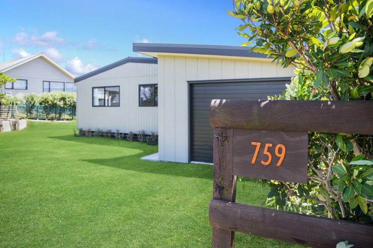 Photo of property in 759 Whangaruru North Road, Whangaruru, Russell, 0184