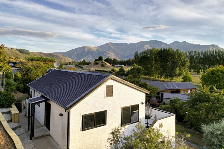 Photo of property in 71 Cotter Avenue, Arrowtown, 9302