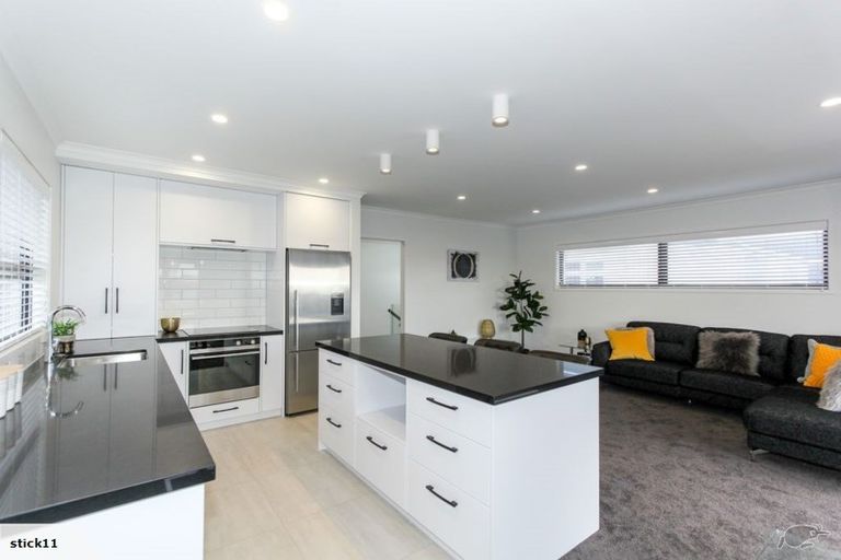 Photo of property in 77 Pendarves Street, New Plymouth, 4310