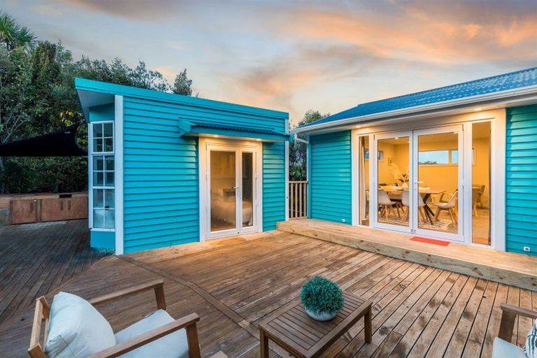 Photo of property in 25 Excellency Terrace, Ascot Park, Porirua, 5024