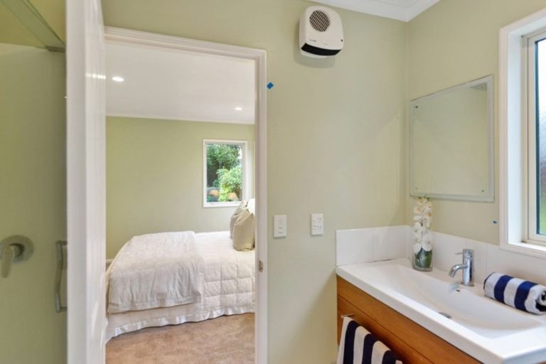 Photo of property in 43 Memorial Avenue, Ilam, Christchurch, 8053