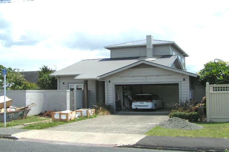 Photo of property in 2 Cameron Street, Takapuna, Auckland, 0622
