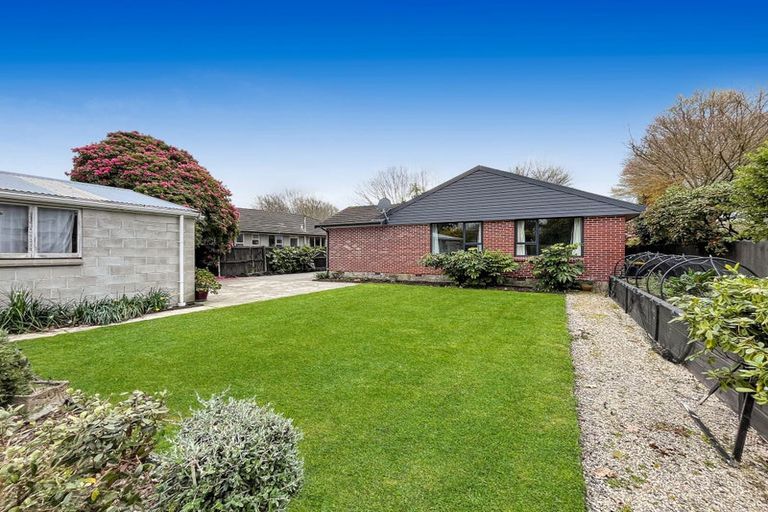 Photo of property in 17 Burnside Crescent, Burnside, Christchurch, 8053