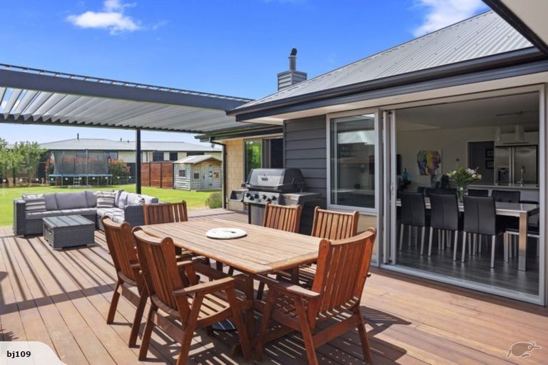 Photo of property in 32 Royston Common, West Melton, 7618