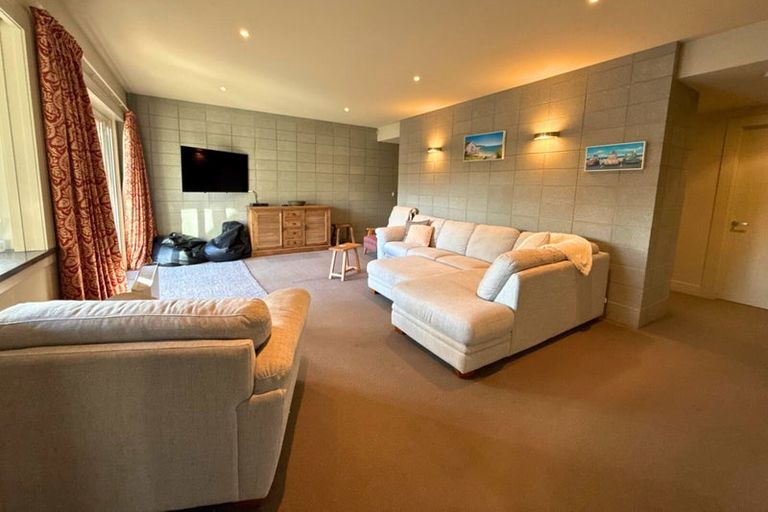 Photo of property in 11 Kelliher Drive, Wanaka, 9305