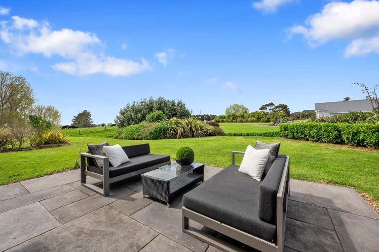 Photo of property in 1777 State Highway 16, Helensville, 0875