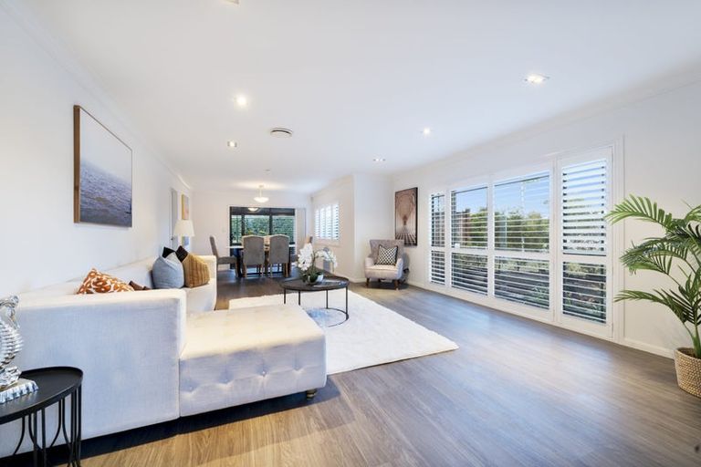 Photo of property in 54 Sapperton Drive, Henderson, Auckland, 0612