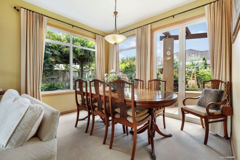 Photo of property in 4 Fairfield Lane, East Tamaki Heights, Auckland, 2016
