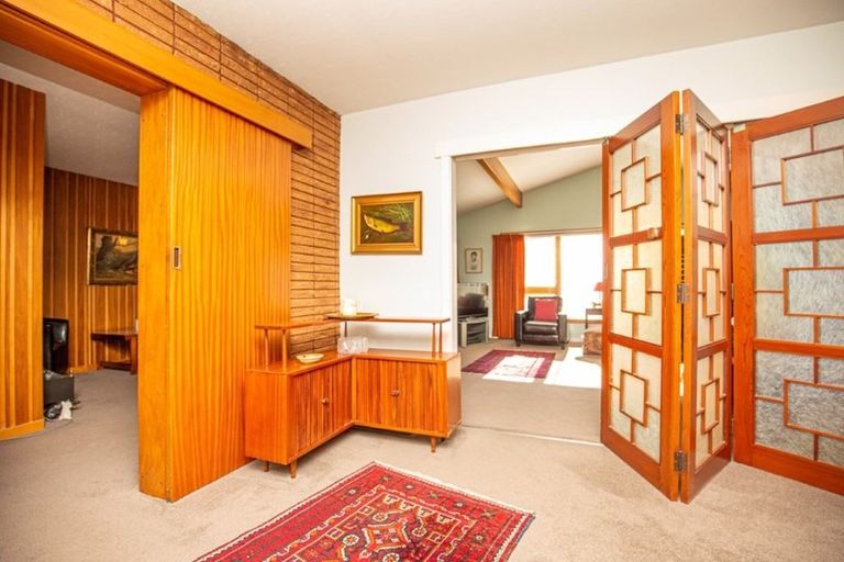 Photo of property in 56 Centaurus Road, Cashmere, Christchurch, 8022