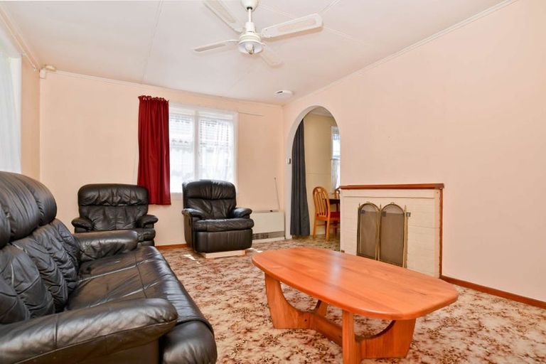 Photo of property in 92 Holland Road, Fairfield, Hamilton, 3214