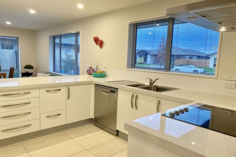 Photo of property in 94 Bradwell Crescent, Halswell, Christchurch, 8025