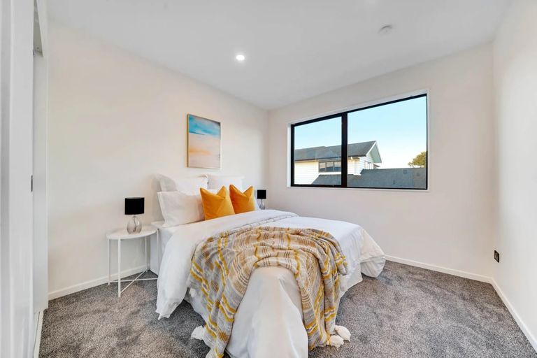 Photo of property in 511a Massey Road, Mangere, Auckland, 2022