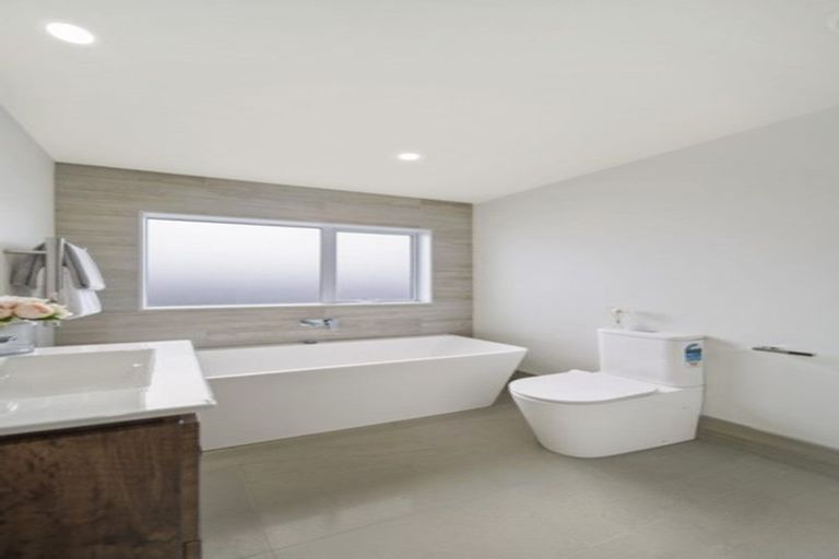 Photo of property in 22 Nola Dawn Avenue, Papakura, 2110