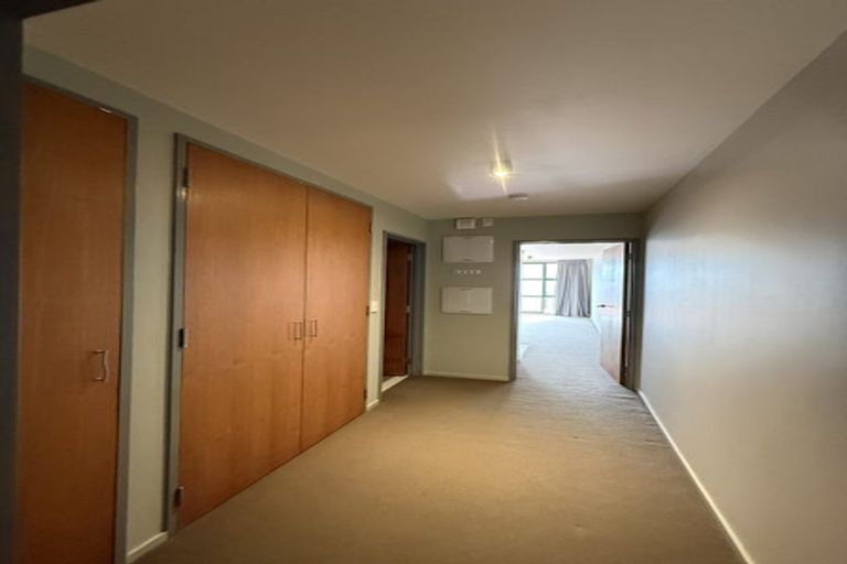 Photo of property in 50c Hawker Street, Mount Victoria, Wellington, 6011