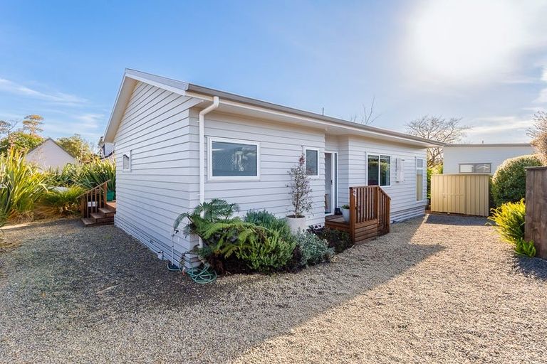 Photo of property in 9b Awatea Avenue, Paraparaumu, 5032