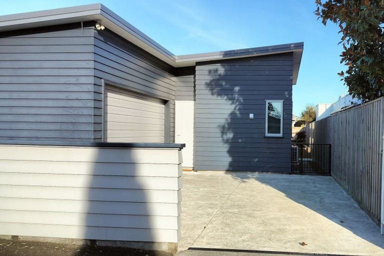 Photo of property in 24 Rangitira Avenue, Palmerston North, 4414