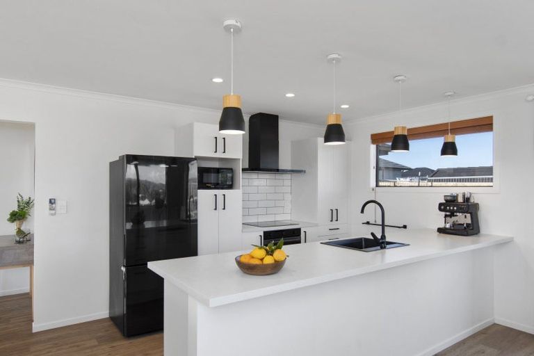 Photo of property in 2 Stingray Drive, Omokoroa, 3114