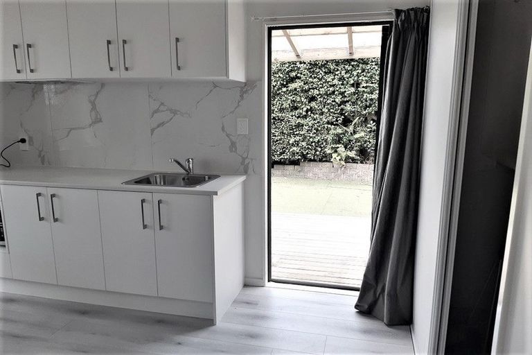 Photo of property in 158a East Coast Road, Forrest Hill, Auckland, 0620