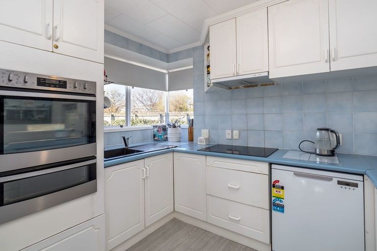 Photo of property in 13 Strasbourge Street, Martinborough, 5711