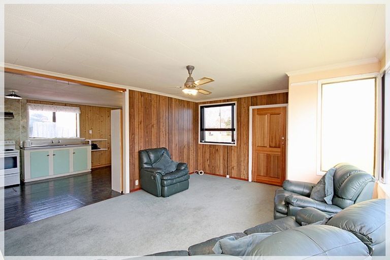 Photo of property in 17 Avenue Road, Foxton, 4814