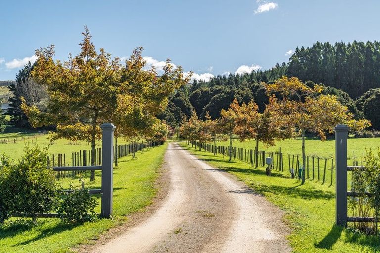 Photo of property in 36 Hoeke Road, Carrington, Carterton, 5791