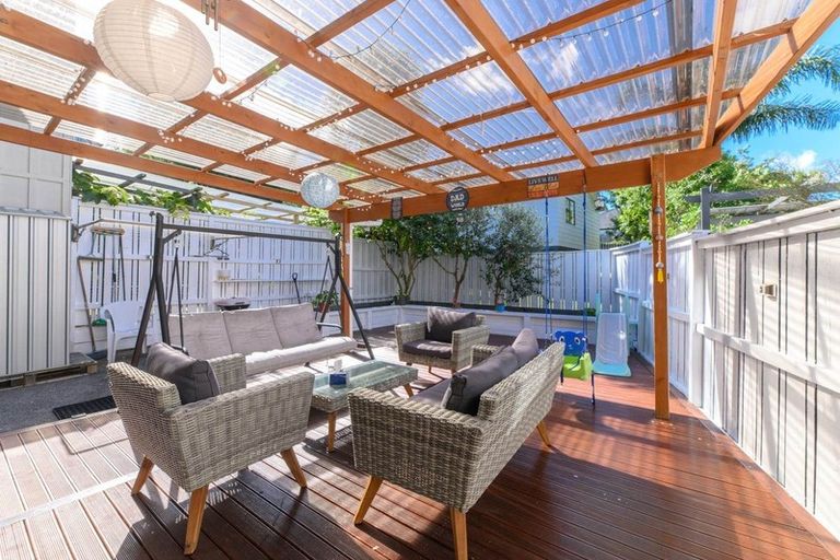 Photo of property in 48e Arawa Street, New Lynn, Auckland, 0600