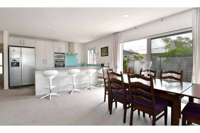 Photo of property in 8 Bayview Park Lane, Orewa, 0931