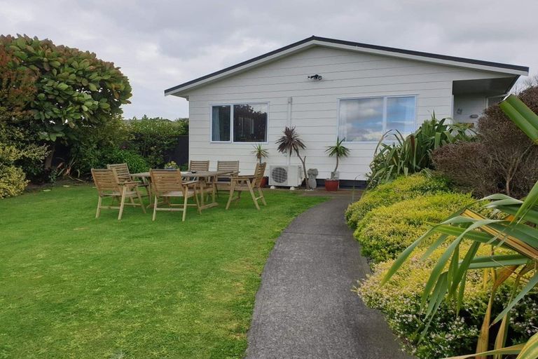 Photo of property in 19 Waitote Street, Castlecliff, Whanganui, 4501