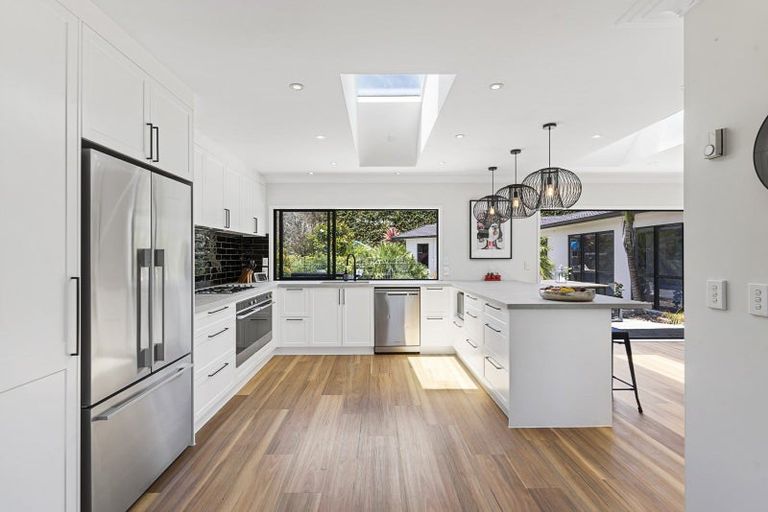 Photo of property in 85 Whitford-maraetai Road, Whitford, Howick, 2571