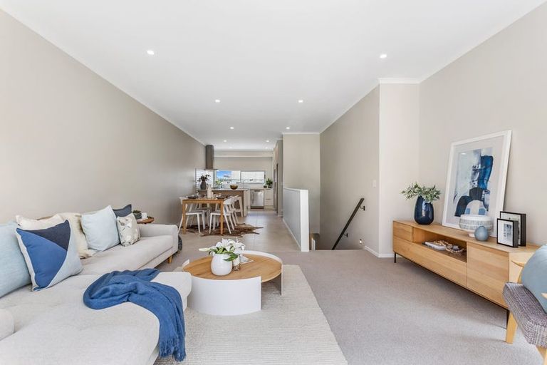 Photo of property in 33 Roundel Crescent, Whenuapai, Auckland, 0618