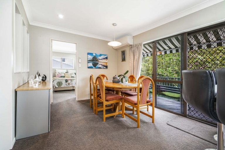 Photo of property in 11 Sunset Close, Western Heights, Hamilton, 3200