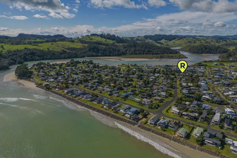 Photo of property in 37 Oyster Drive, Cooks Beach, Whitianga, 3591