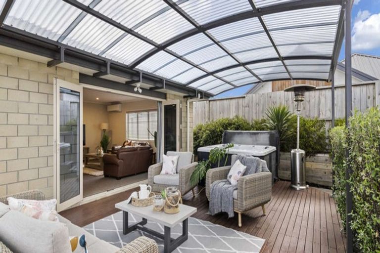 Photo of property in 333 Lakes Boulevard, Pyes Pa, Tauranga, 3112