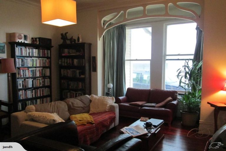 Photo of property in 8 Davis Street, Thorndon, Wellington, 6011