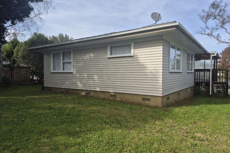 Photo of property in 44 Preston Avenue, Henderson, Auckland, 0610