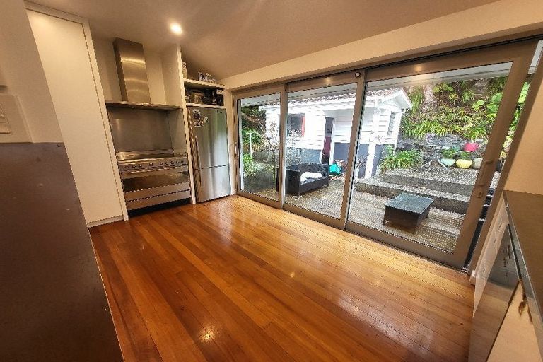 Photo of property in 65 Wadestown Road, Wadestown, Wellington, 6012