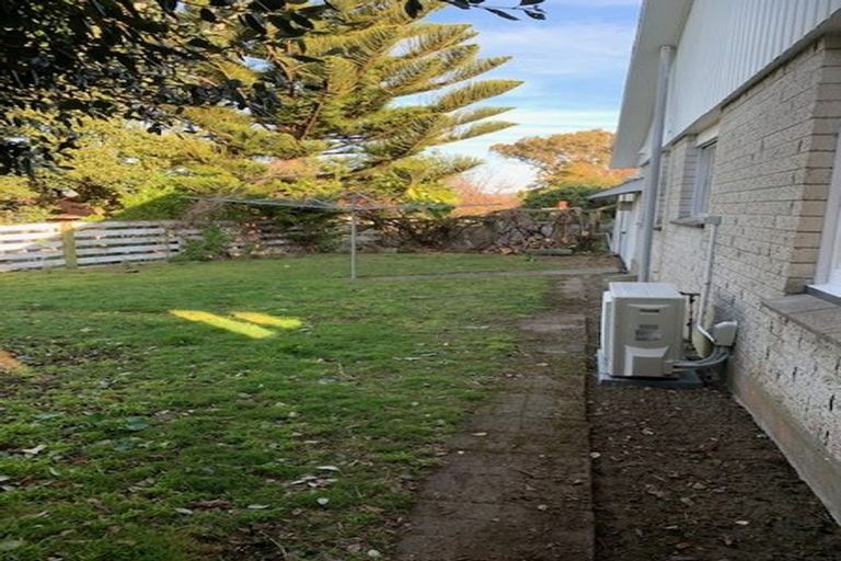 Photo of property in 11 Bluegum Road, Paraparaumu Beach, Paraparaumu, 5032