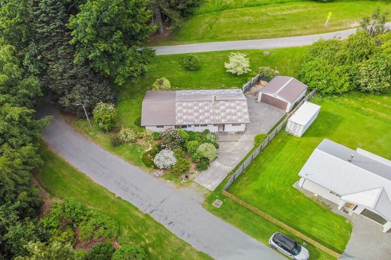 Photo of property in 1 Harper Place, Lake Coleridge, 7572