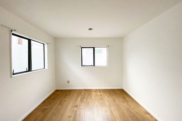 Photo of property in 65 Awaroa Road, Sunnyvale, Auckland, 0612