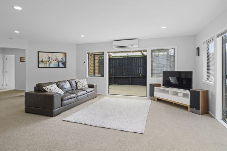 Photo of property in 1/29 Raines Avenue, Forrest Hill, Auckland, 0620