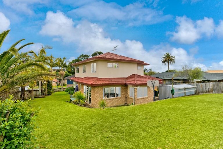 Photo of property in 6 San Pedro Place, Henderson, Auckland, 0612