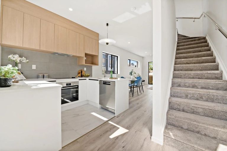 Photo of property in 9 Hokoteta Street, Mount Wellington, Auckland, 1062