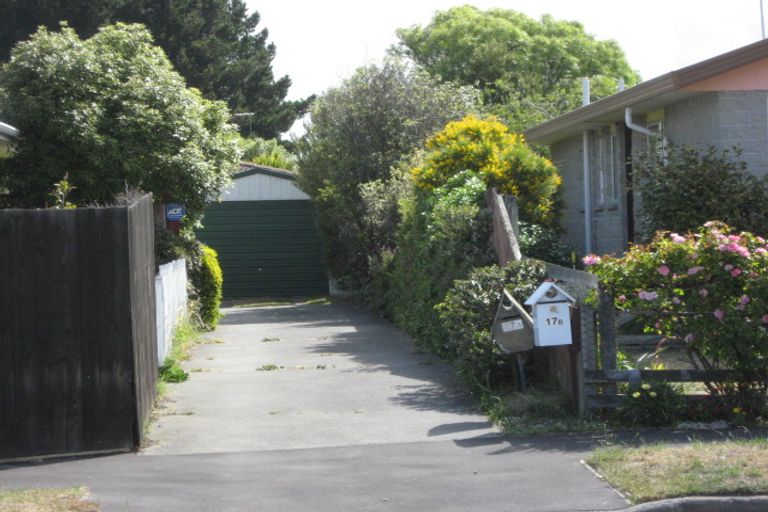 Photo of property in 1/17 Tamarisk Place, Parklands, Christchurch, 8083