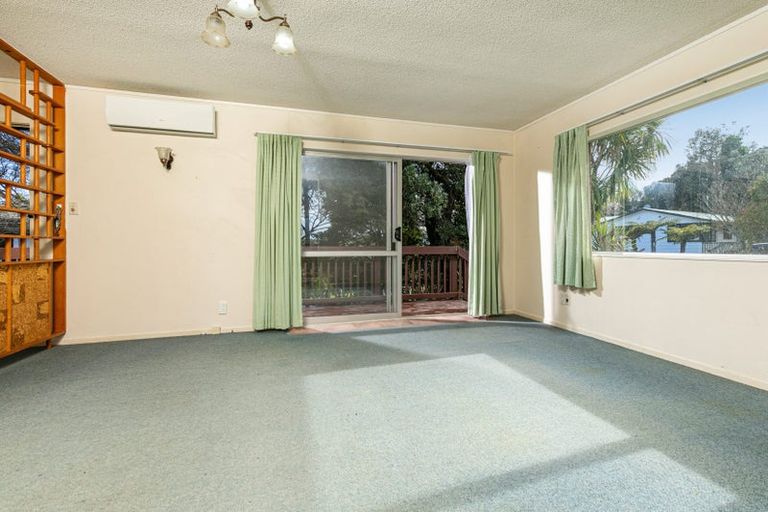Photo of property in 1/21 Takapu Street, Henderson, Auckland, 0612