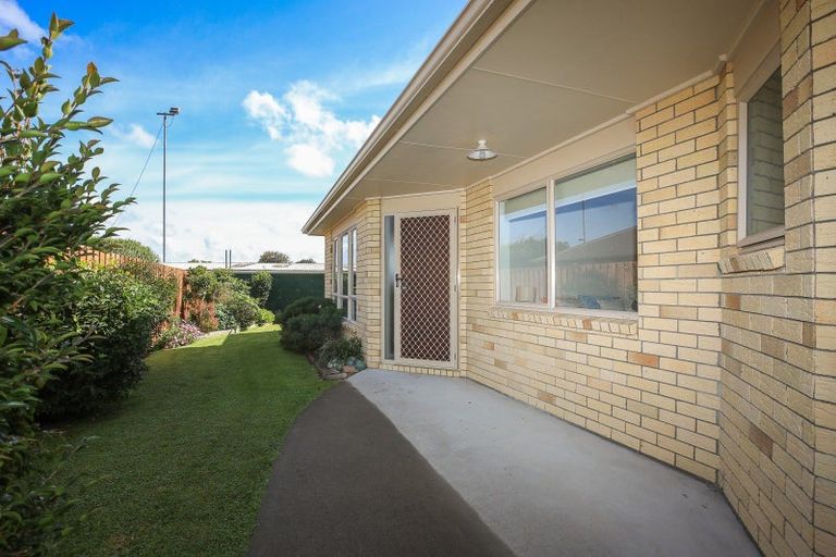 Photo of property in 18b Abergeldie Way, Cambridge, 3434