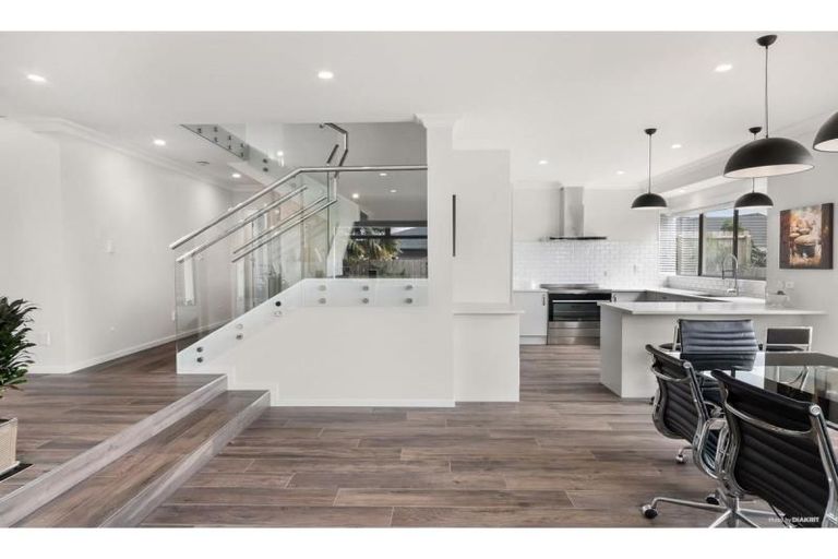 Photo of property in 17 Willis Avenue, Pukekohe, 2120